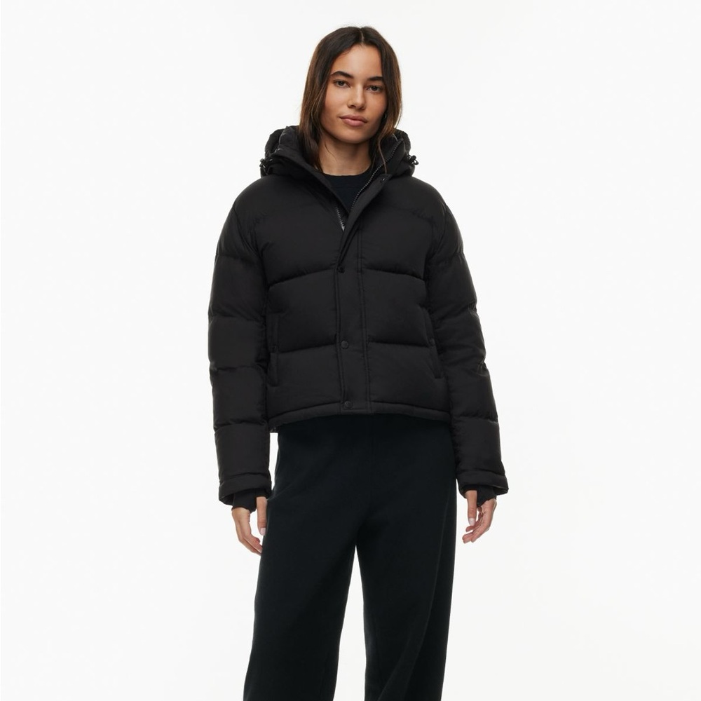 Aritzia The Super Puff Shorty in Black